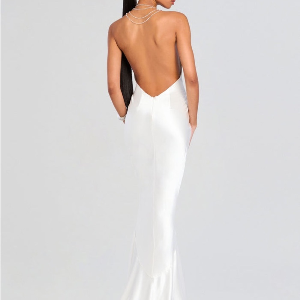 Retrofete Elegant White Satin Halter Backless Dress - Picture 5 of 7